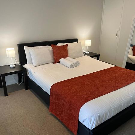 Tasha'S Apartments On Morphett Adelaide Exterior photo