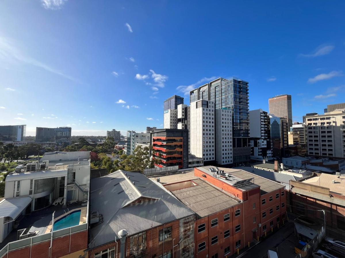 Tasha'S Apartments On Morphett Adelaide Exterior photo